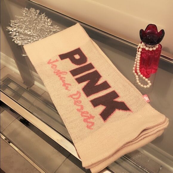 Pink extra long scarf - Picture 2 of 3